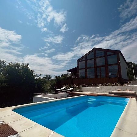 Le Chalet M - Cabana Cu O Panorama De Poveste. Surdesti  المظهر الخارجي الصورة