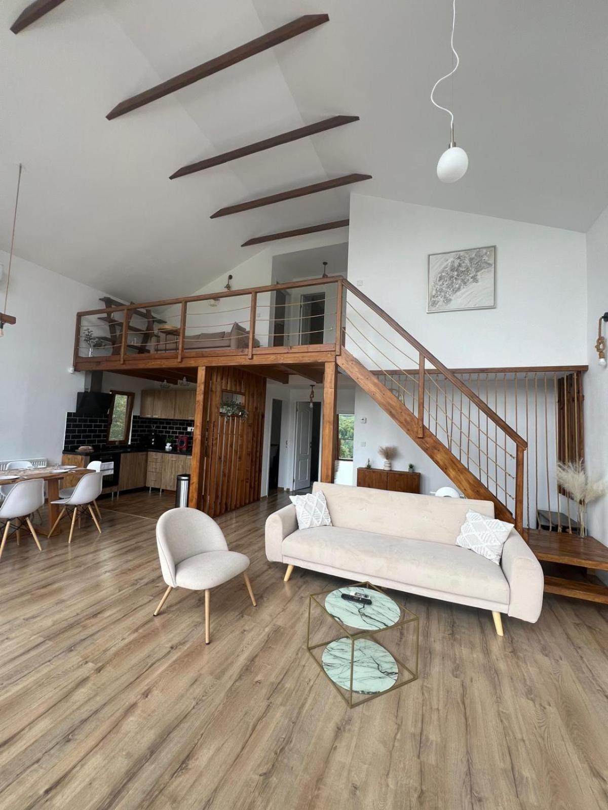 Le Chalet M - Cabana Cu O Panorama De Poveste. Surdesti  المظهر الخارجي الصورة