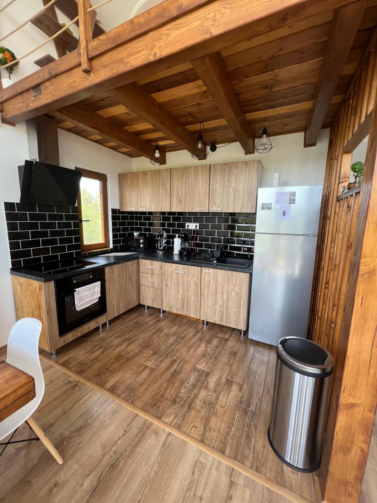 Le Chalet M - Cabana Cu O Panorama De Poveste. Surdesti  المظهر الخارجي الصورة