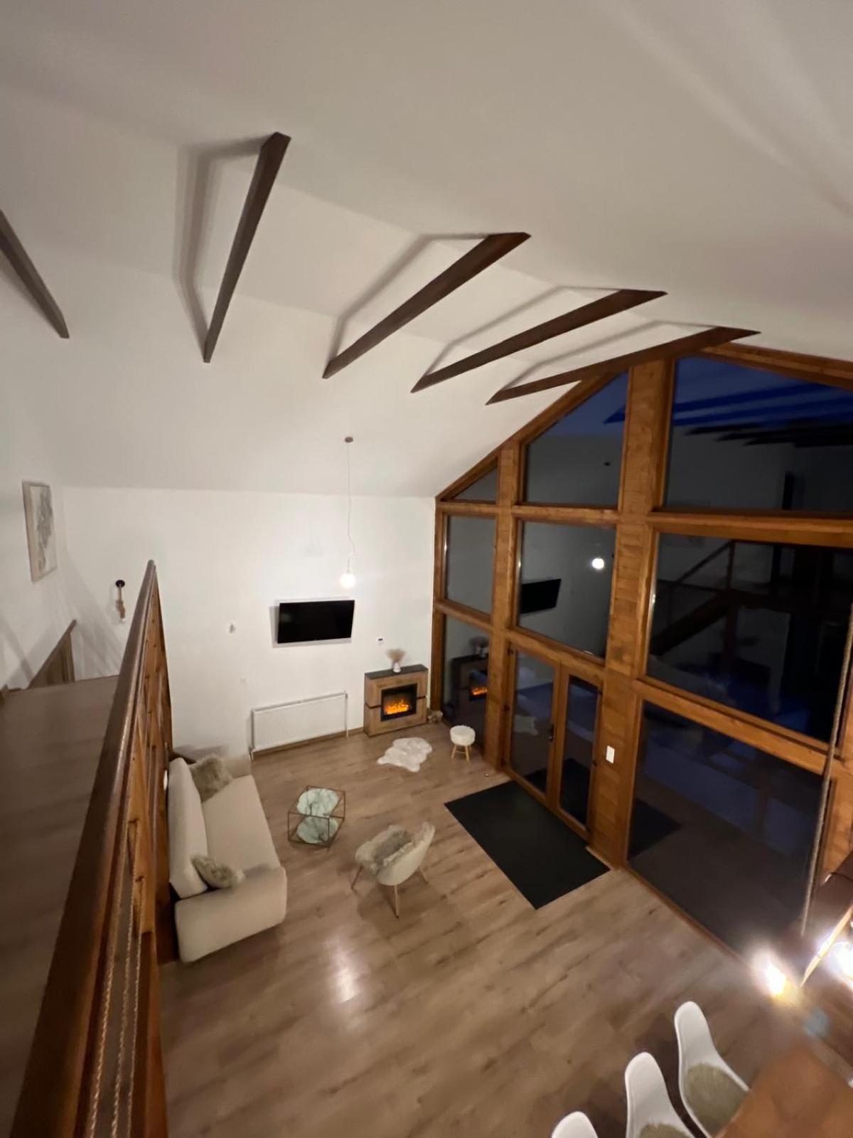 Le Chalet M - Cabana Cu O Panorama De Poveste. Surdesti  المظهر الخارجي الصورة
