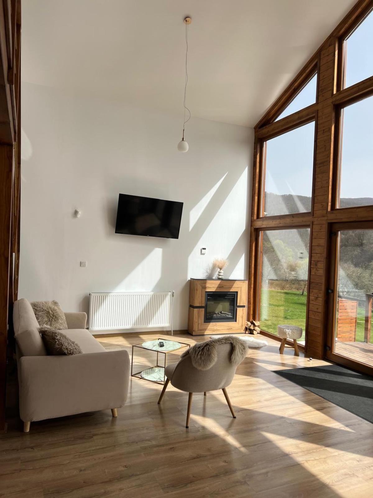 Le Chalet M - Cabana Cu O Panorama De Poveste. Surdesti  المظهر الخارجي الصورة